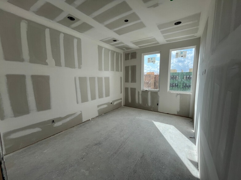 More Photos Of 5821 Winsome Ln, Houston Apartments For Sale