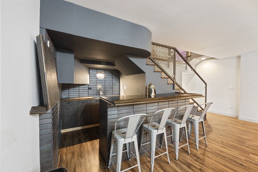 More Photos Of 2521 N Halsted St, Chicago Apartments For Lease