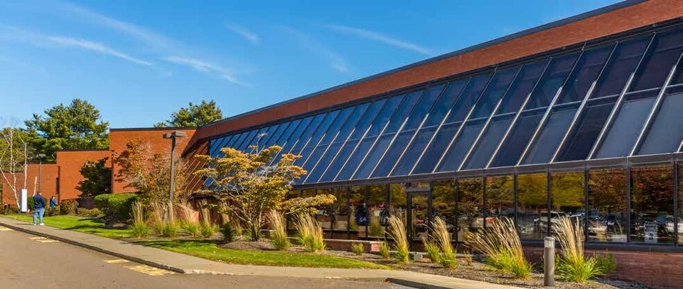 More Photos Of 575 West St, Mansfield Light Distribution For Lease