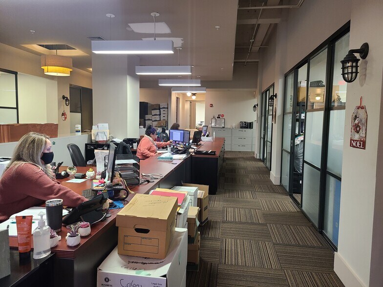 More Photos Of 5 Shore Ln, Bay Shore Apartments For Lease