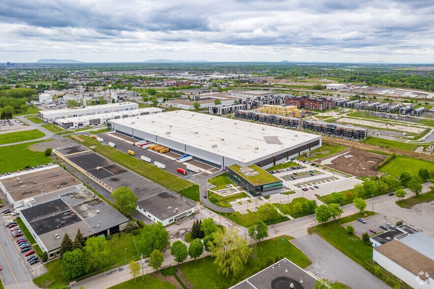 More Photos Of 131 Boul Montcalm N, Candiac Warehouse For Lease