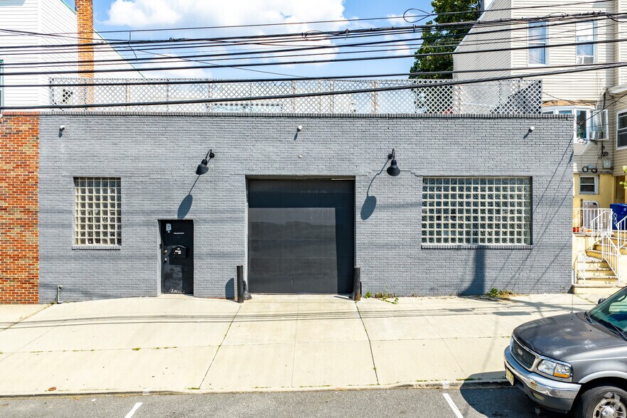 More Photos Of 910 Grand Ave, North Bergen Warehouse For Sale