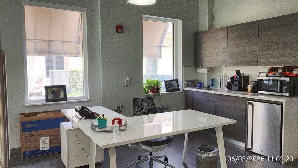 More Photos Of 2853 Executive Park Dr, Weston Medical For Lease