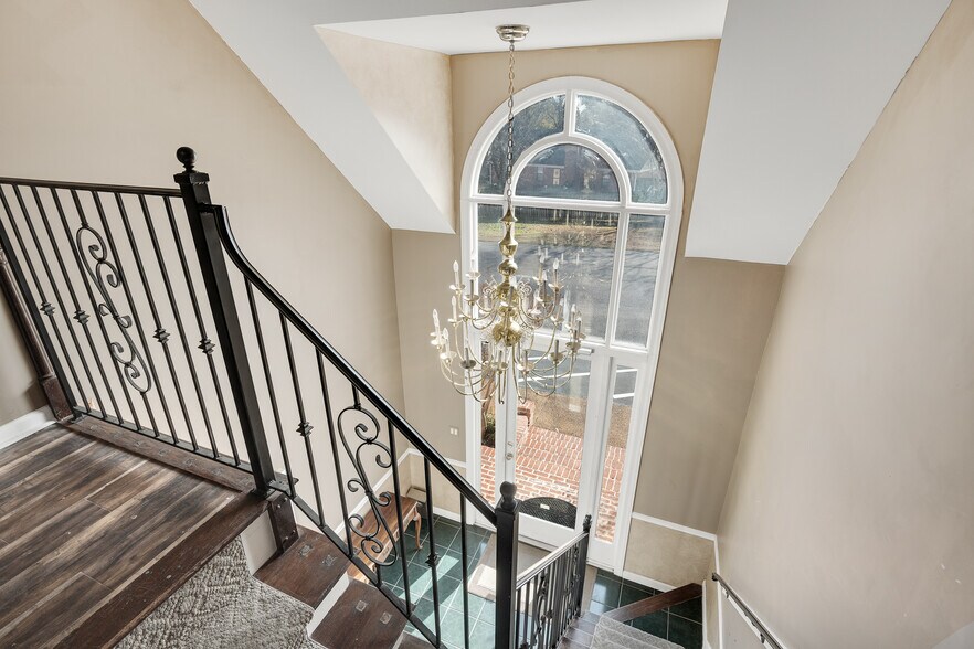 More Photos Of 6920 Oak Forest Dr, Olive Branch Loft Creative Space For Sale