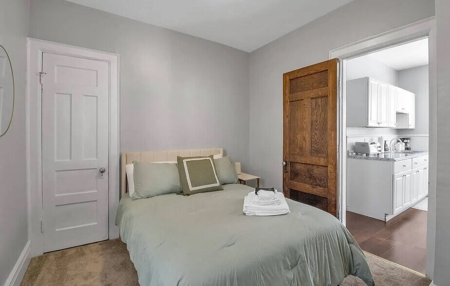 More Photos Of 115 Claremont Ave, Buffalo Apartments For Sale