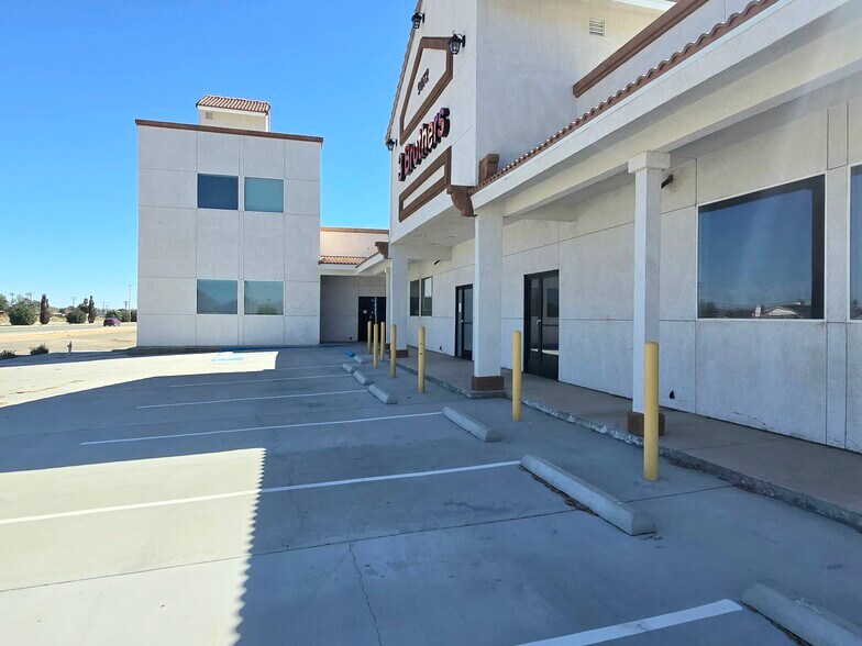 More Photos Of 9072 California City Blvd, California City Showroom For Lease
