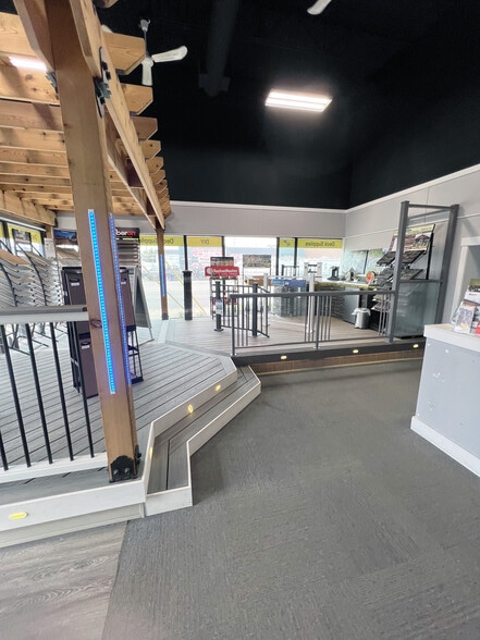 More Photos Of 15611 112 Av NW, Edmonton Showroom For Sale