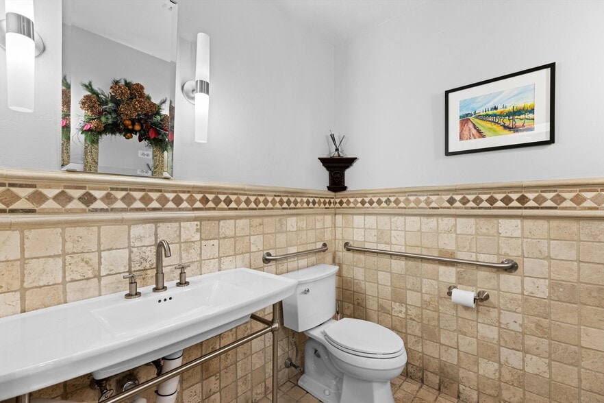 More Photos Of 6610 Lower York Rd, New Hope Freestanding For Sale