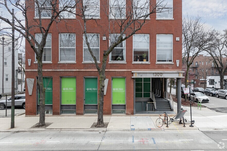 More Photos Of 1300 W Belmont Ave, Chicago Medical For Lease