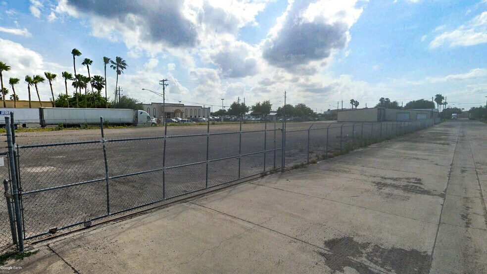More Photos Of 1718 S 28th Ave, Edinburg Warehouse For Lease