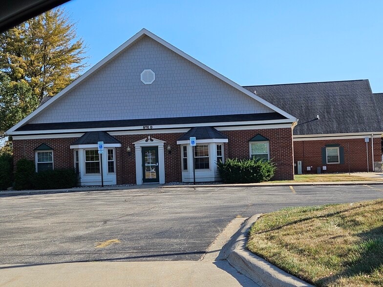 More Photos Of 4700 Mcleod Dr E, Saginaw Medical For Lease