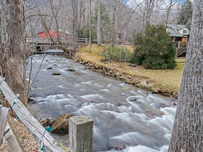 More Photos Of 4352 Soco Rd, Maggie Valley Restaurant For Sale