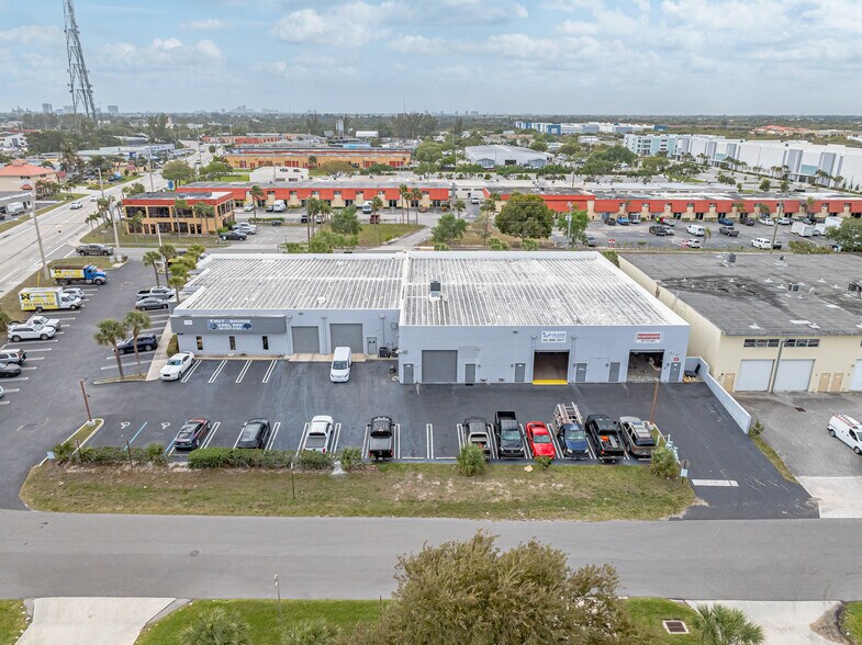 More Photos Of 1300 Old Dixie Hwy, Lake Park Warehouse For Sale