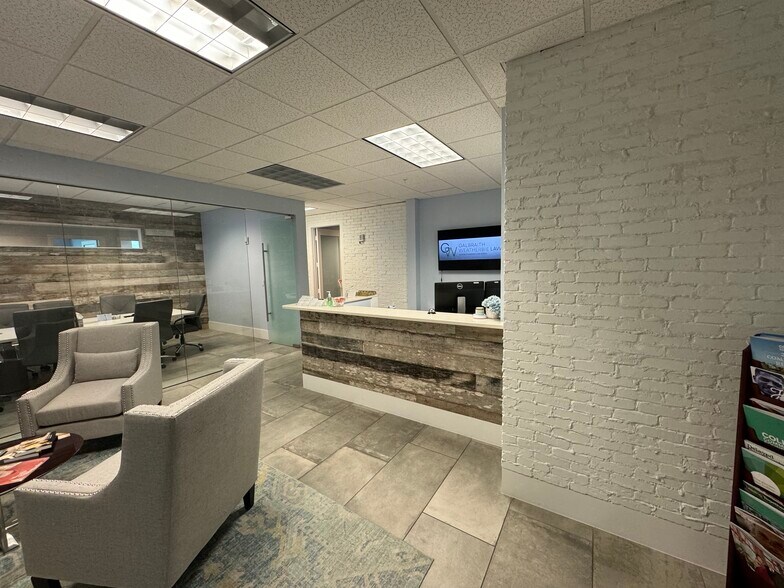 More Photos Of 999 Vanderbilt Beach Rd, Naples Office For Lease