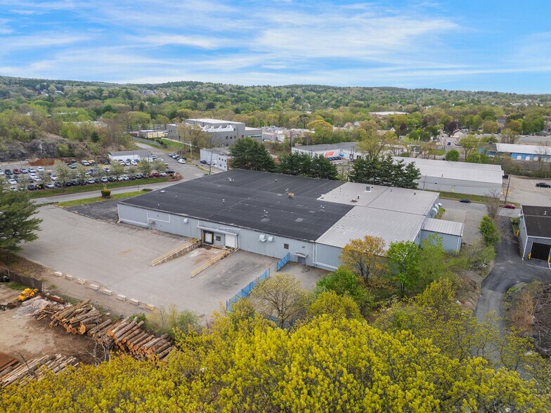 More Photos Of 64 Holton St, Woburn Warehouse For Lease