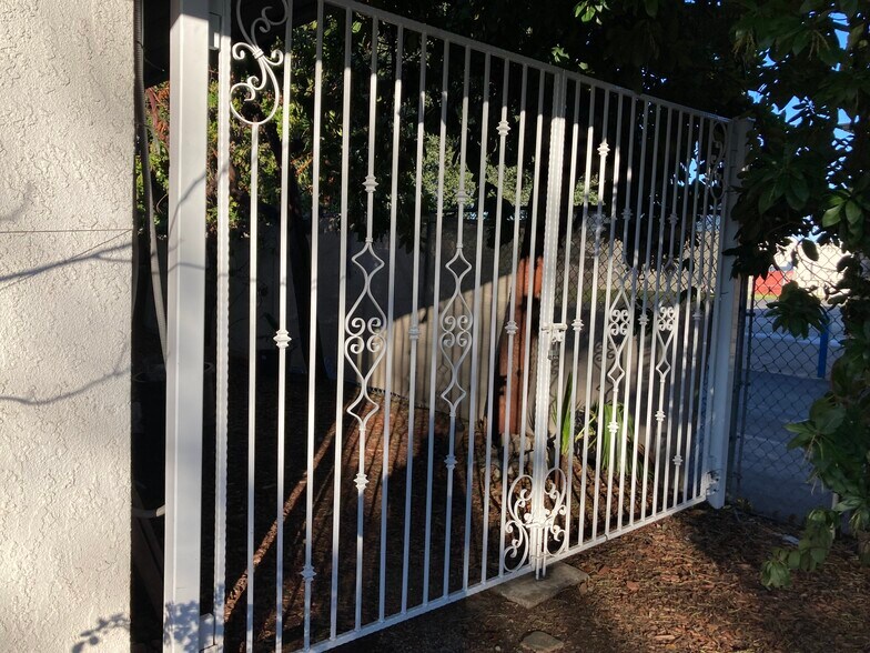 More Photos Of 870 Hartnell Ave, Redding Garden Center For Sale