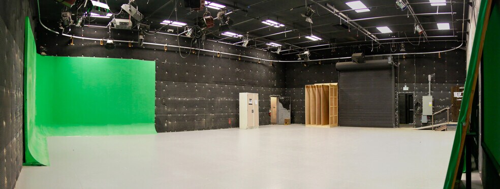 More Photos Of 1600 Saint Michaels Dr, Santa Fe Unknown For Lease