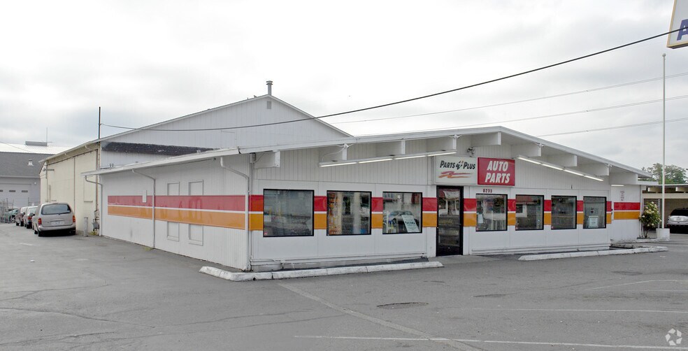 More Photos Of 8231-8235 S Tacoma Way, Lakewood Freestanding For Lease