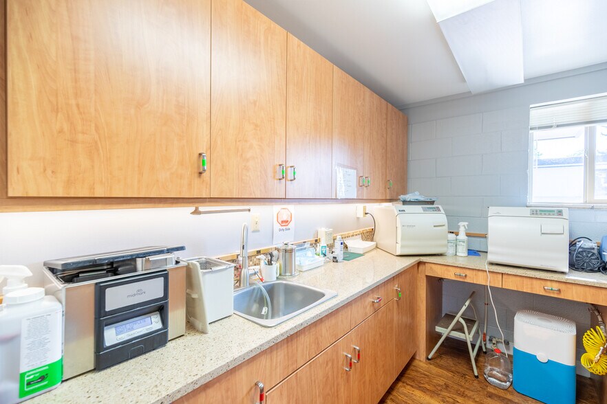 More Photos Of 2120 Logan Ave, Cheyenne Healthcare For Sale