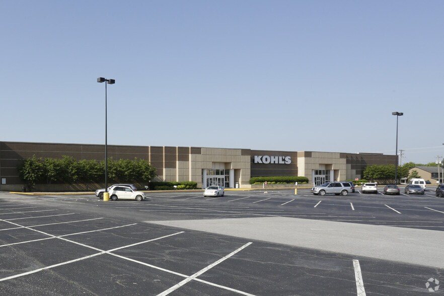 More Photos Of 621 Fairview Rd, Simpsonville Unknown For Lease