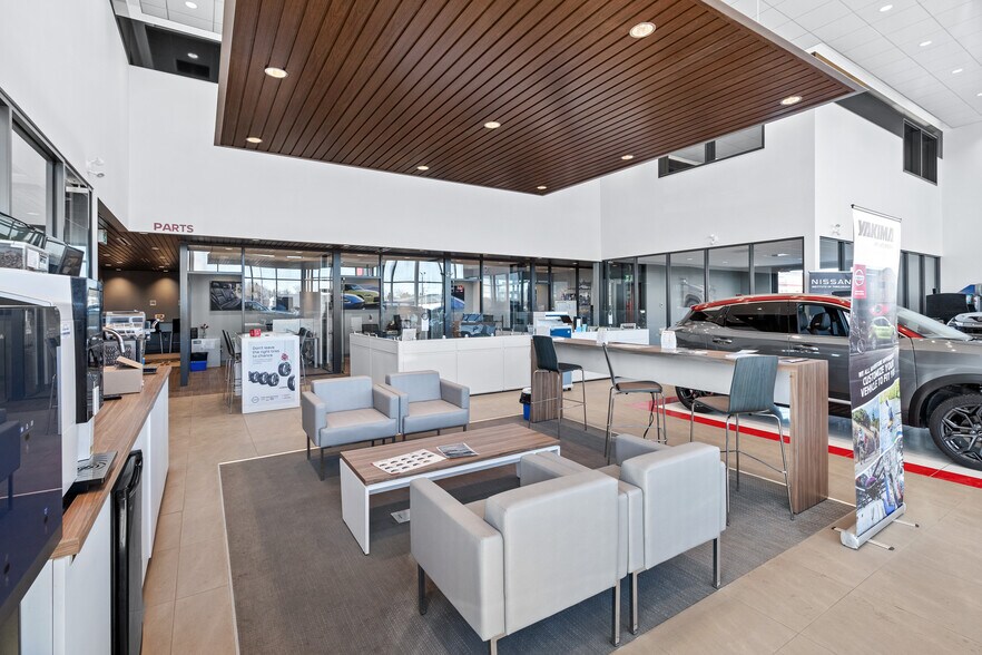 More Photos Of 2202 50 Av, Lloydminster Auto Dealership For Sale