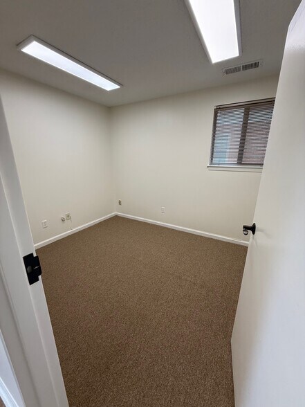 More Photos Of 5658 S Rex Rd, Memphis Office For Lease