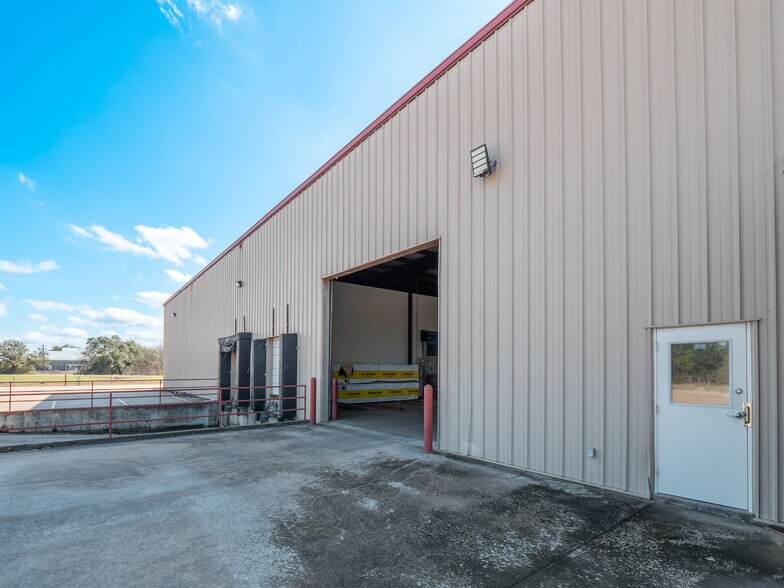 More Photos Of 5230 W State Highway 71, La Grange Refrigeration Cold Storage For Sale
