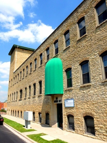 More Photos Of 28 S Water St, Batavia Office For Lease