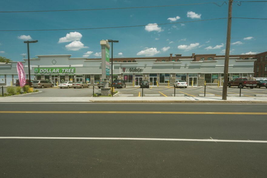 More Photos Of 361 Dexter St, Central Falls Freestanding For Lease