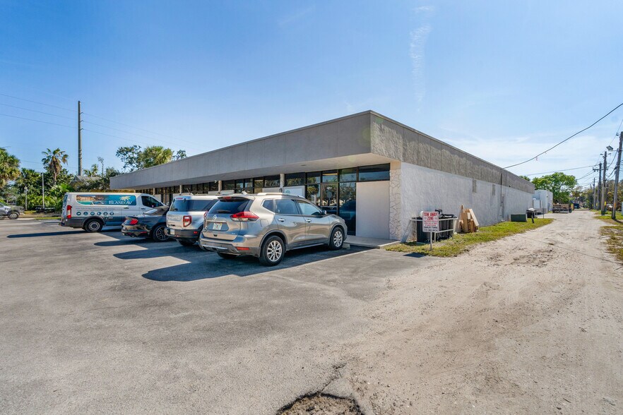More Photos Of 2345 14th Ave, Vero Beach Medical For Sale