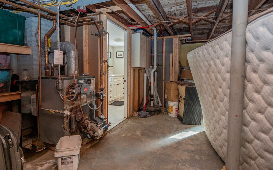 More Photos Of 999 Aquidneck Ave, Middletown Flex For Sale