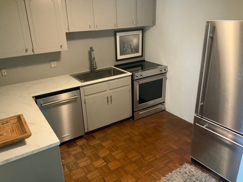 More Photos Of 117 E Academy St, Union Office For Sale