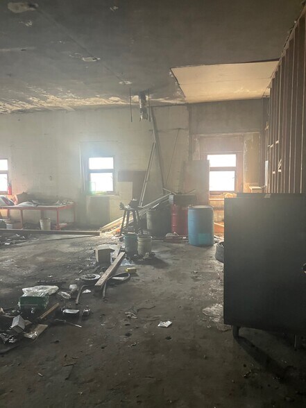 More Photos Of 842-844 Island Ave, McKees Rocks Warehouse For Sale