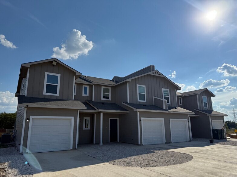 Primary Photo Of 7210 John Palmer Dr, San Antonio Apartments For Sale