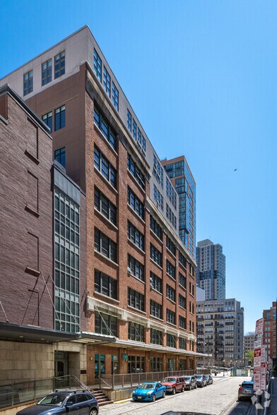 More Photos Of 140 Bay St, Jersey City Apartments For Lease