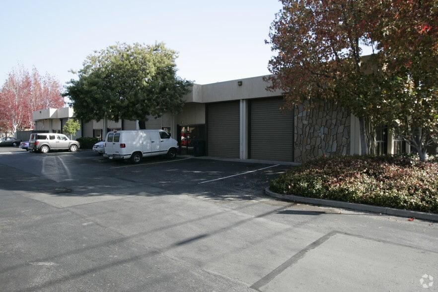 More Photos Of 101 Industrial Rd, Belmont Unknown For Lease