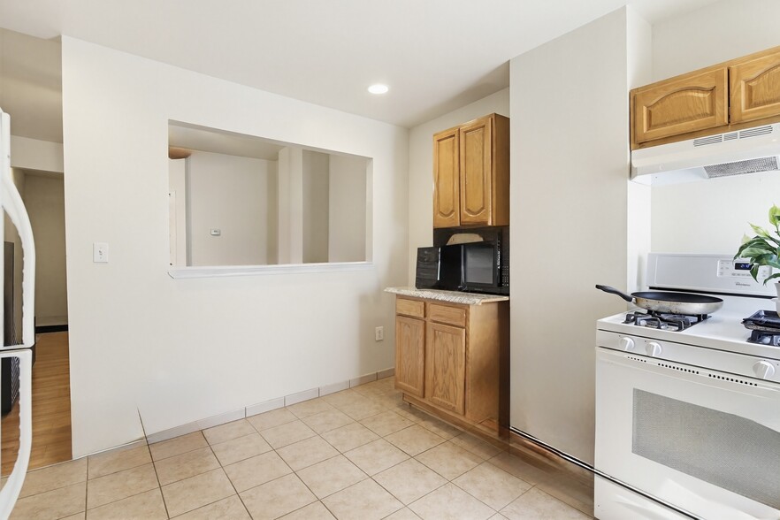 More Photos Of 2712 Pennsylvania Ave, Baltimore Storefront Retail Residential For Lease