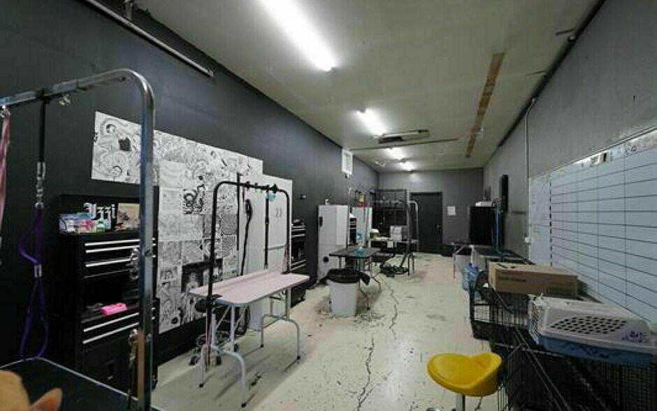 More Photos Of 360 S Grand Ave, Pullman Storefront For Sale