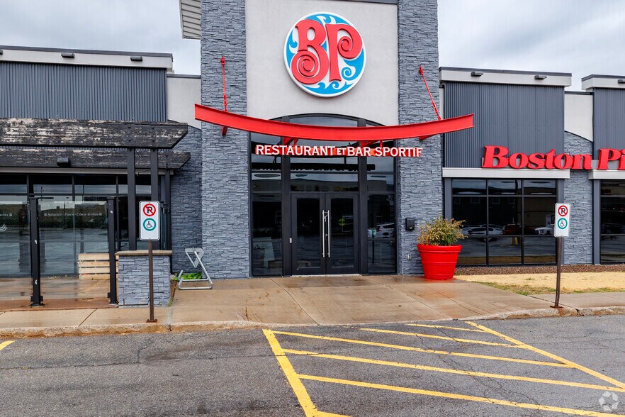 More Photos Of 6801-6821 Boul Newman, Montréal Unknown For Lease