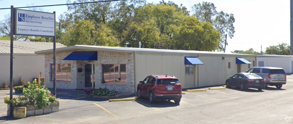 Primary Photo Of 245 Landa St, New Braunfels Office For Sale