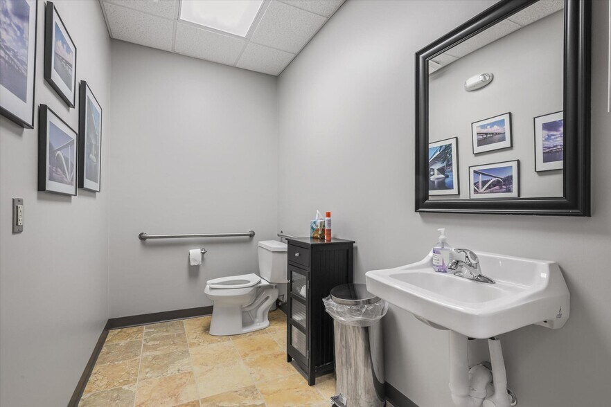 More Photos Of 1589 Metropolitan Blvd, Tallahassee Office For Lease