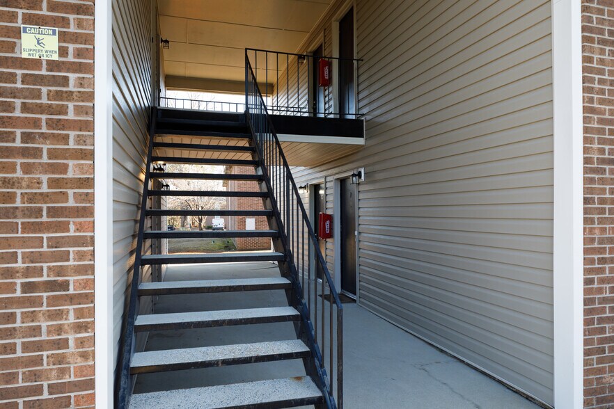 More Photos Of 5870 Century Oaks Dr, Fayetteville Apartments For Sale