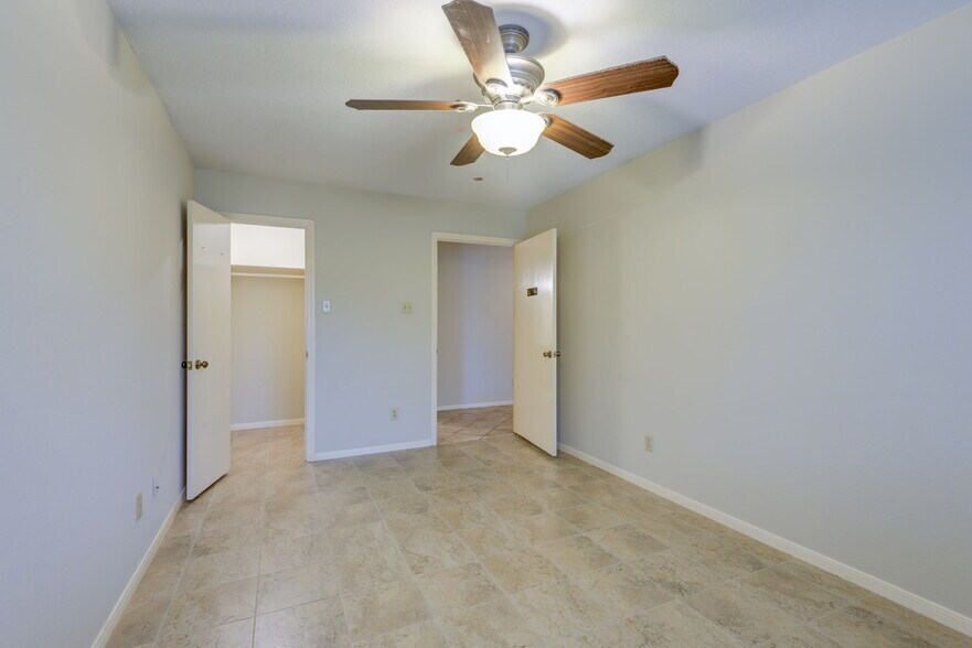 More Photos Of 11820 Plainbrook St, La Porte Specialty For Sale