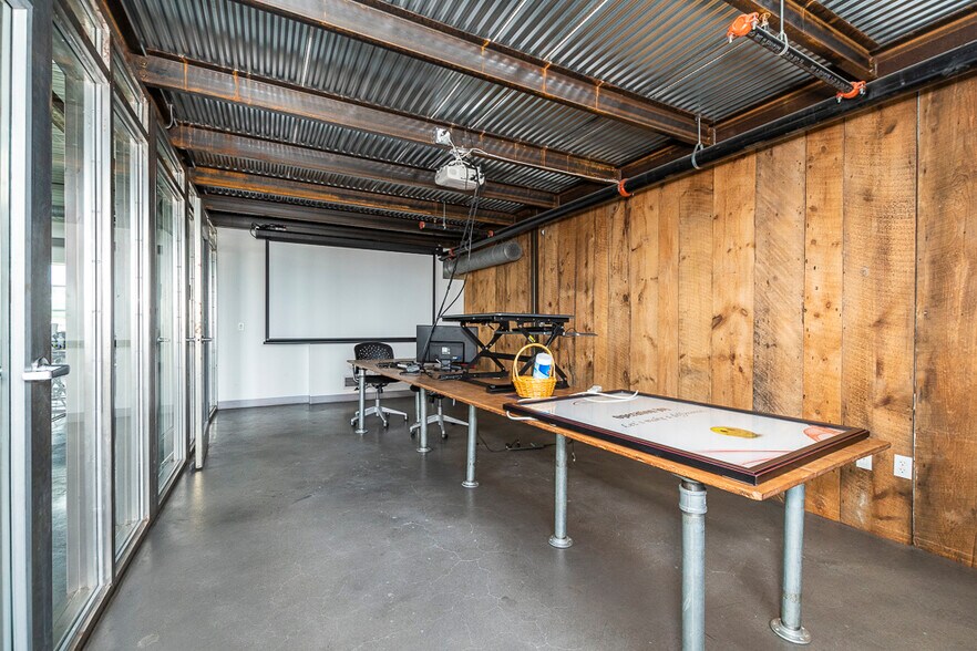 More Photos Of 500 E Butler Ct, Kalamazoo Office Residential For Sale