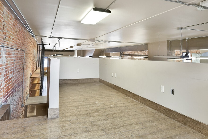 More Photos Of 1309-1311 1st St S, Nampa Storefront Retail Office For Sale