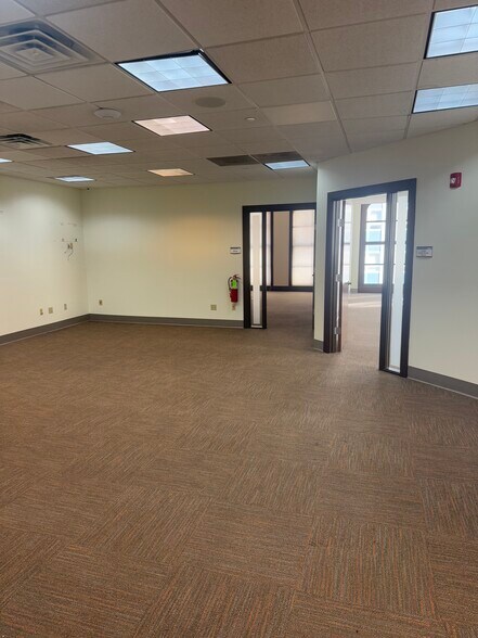 More Photos Of 120 Boulevard of the Allies, Pittsburgh Medical For Lease