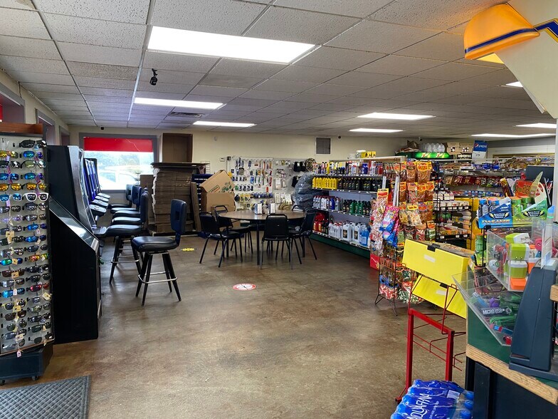 More Photos Of 1927 Highway 62 W, Berryville Convenience Store For Sale