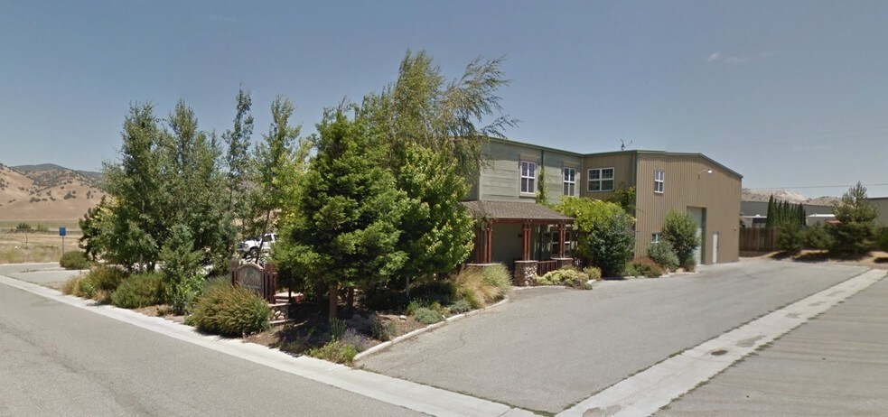 More Photos Of 428 N Curry St, Tehachapi Light Manufacturing For Lease