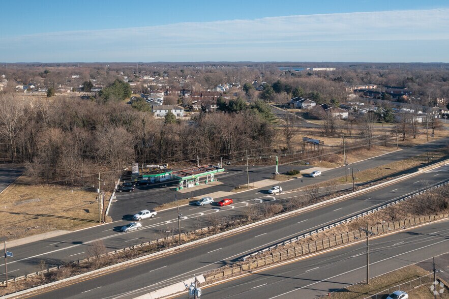 More Photos Of 231 US-206, Bordentown Service Station For Sale