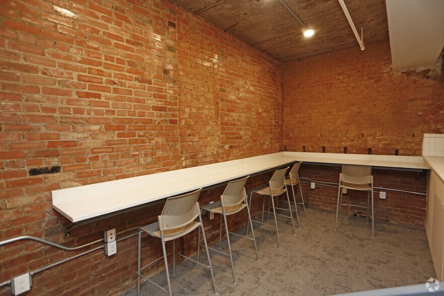 More Photos Of 401 N Carroll Ave, Dallas Apartments For Sale